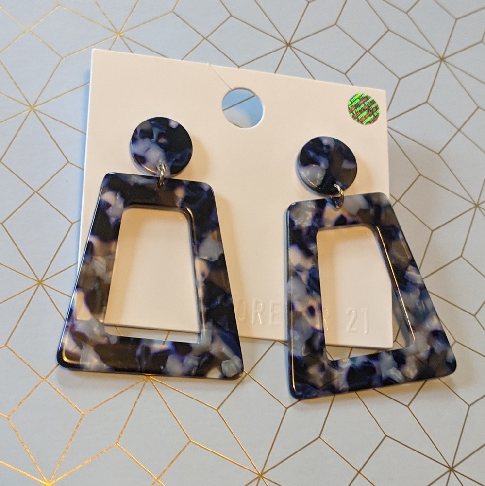 Tortoiseshell Drop Earrings